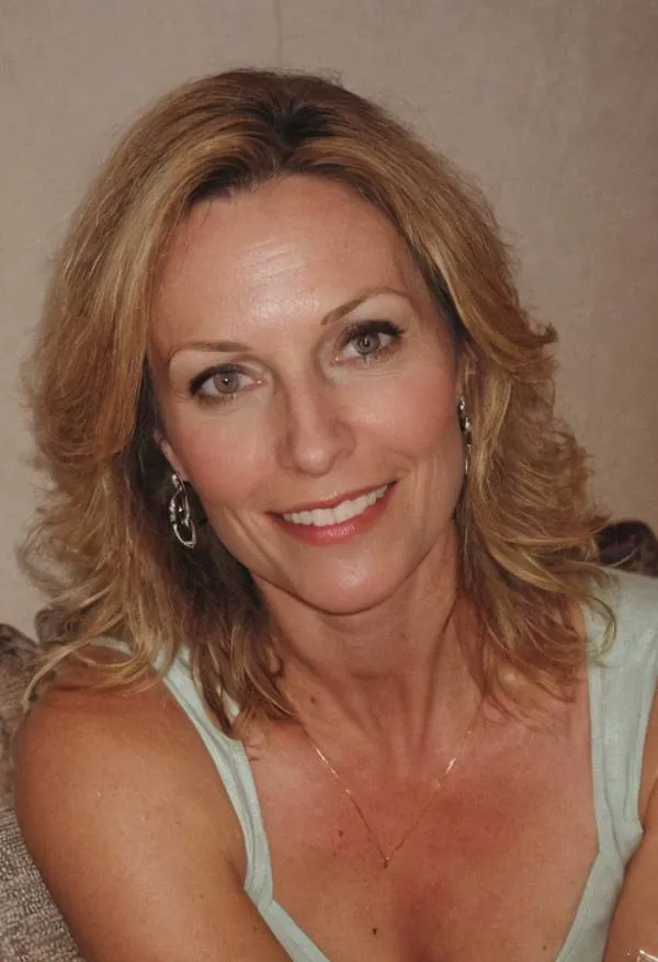 Ewa, 49